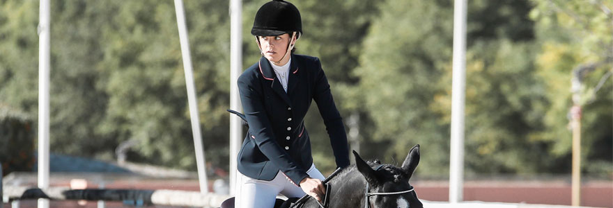 tenue réglementaire cavalière professionnelle